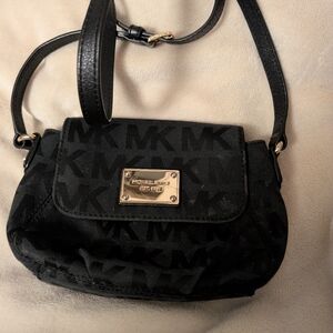 Michael Kors Black Signature Crossbody Bag Small Size But Dita Cellphone